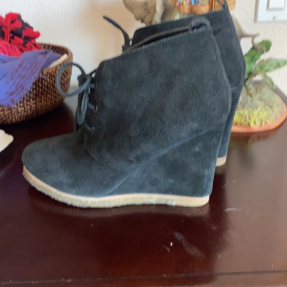 Black 8.5 wedge bootie - Picture 2 of 5